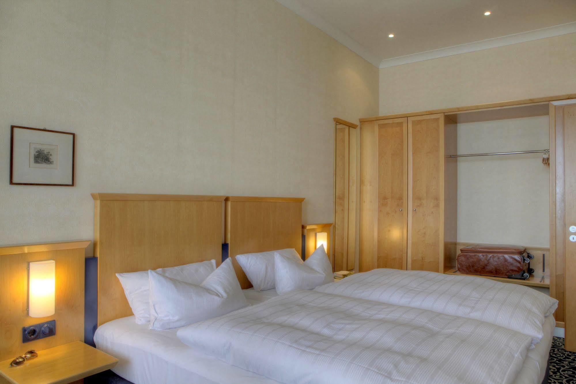 Hotel Asgard Zinnowitz Buitenkant foto